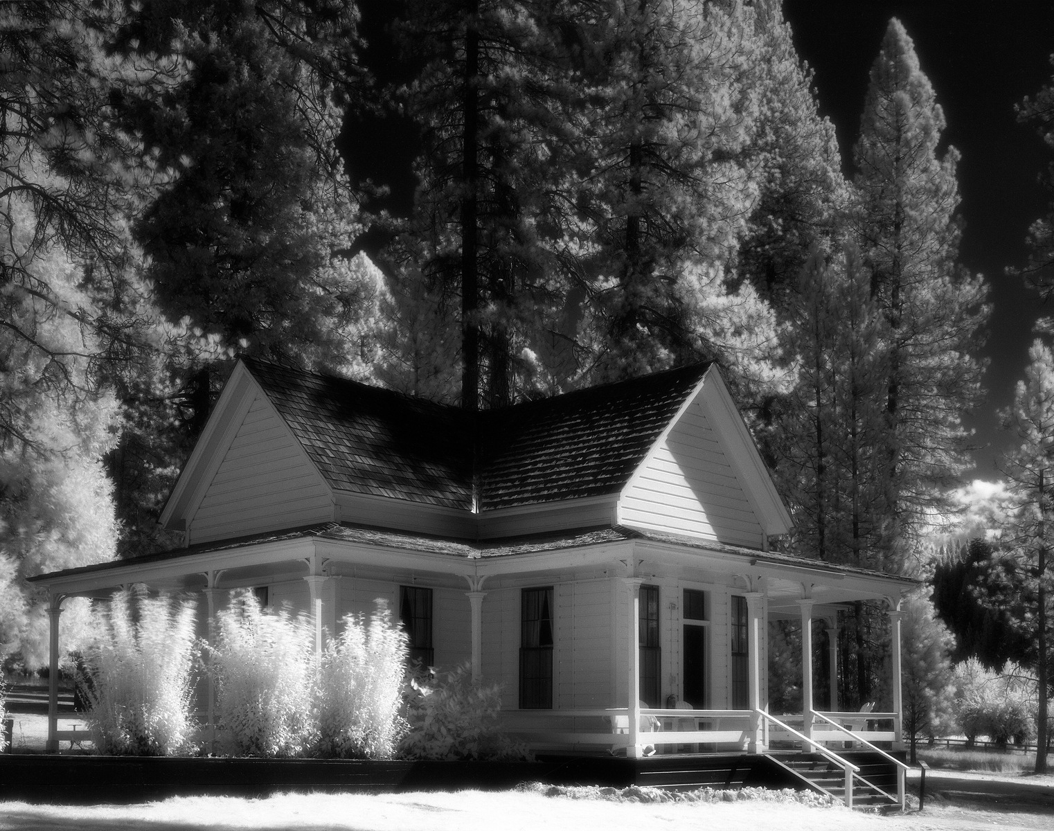 Wawona Hotel, Yosemite NP 1, CA